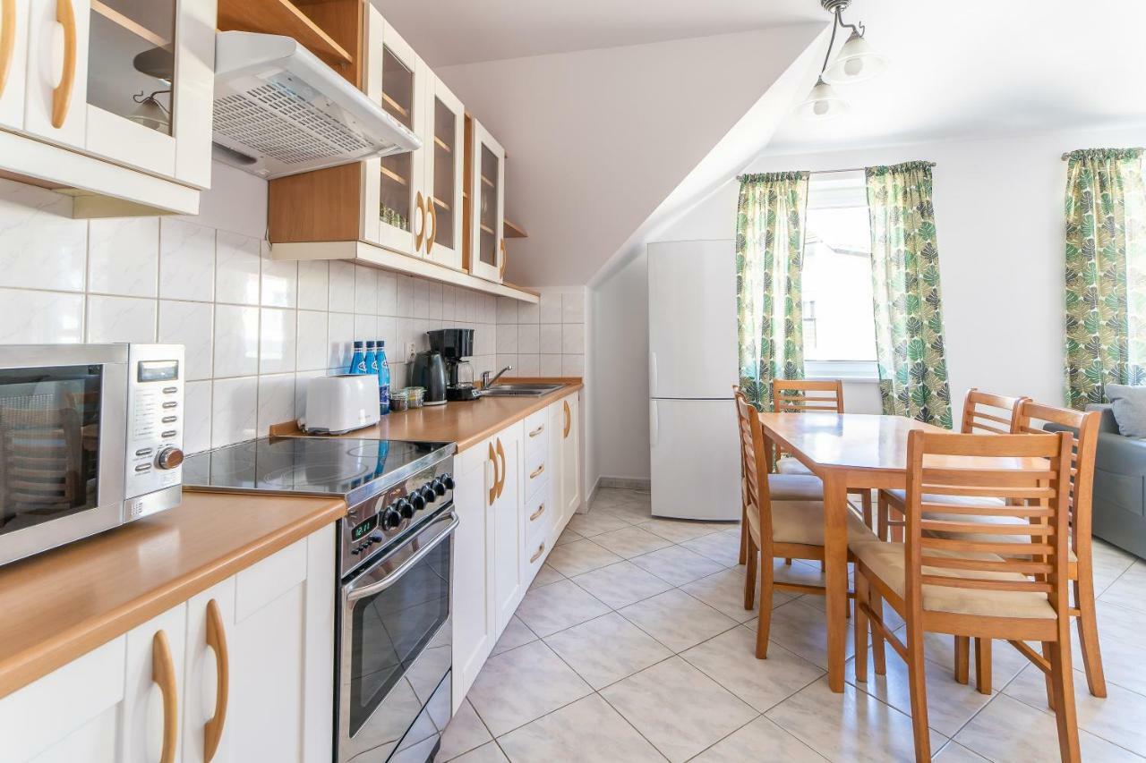 3-Bedroom Apartment Plac Neptuna By Noclegi Renters Międzyzdroje Kültér fotó